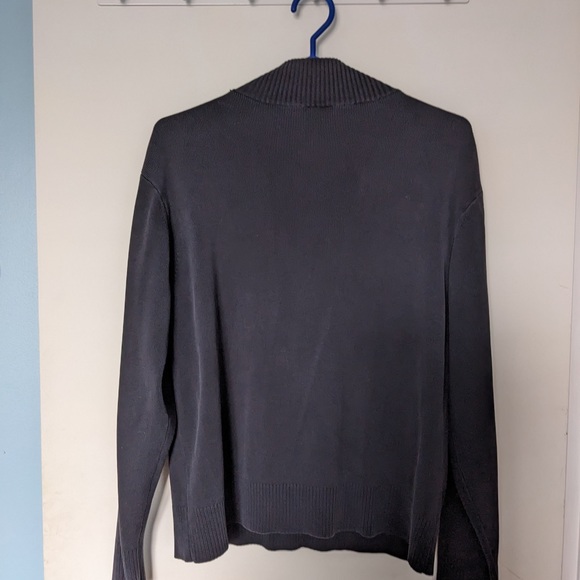 Gap dark blue sweater size medium some damage on the inside collar. - Picture 2 of 3